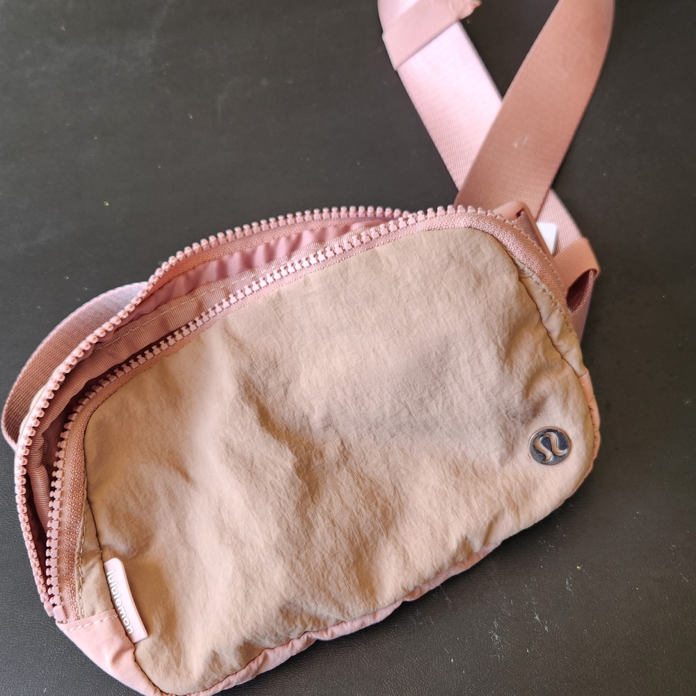Lululemon Athletica Pink Crossbody Bag for Everyday Elegance